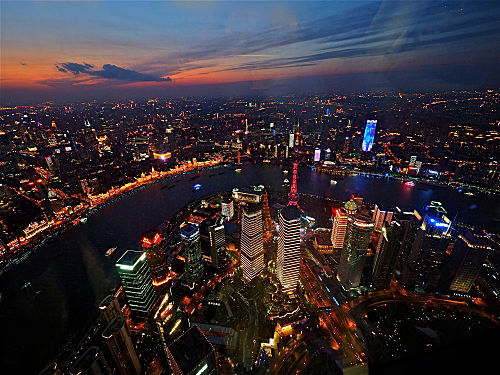 China Shanghai bei Nacht