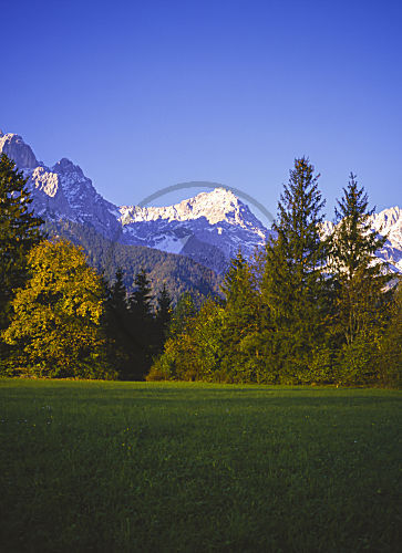HERBST IM GEBIRGE. AUTUMNAL ALPS